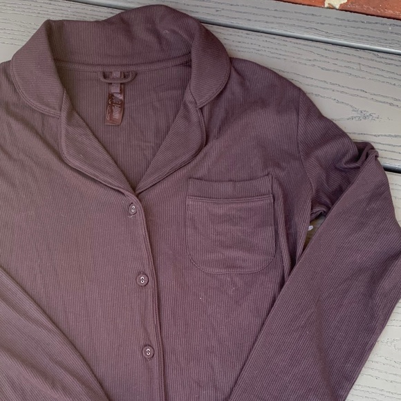 SKIMS Rib 2 Piece Pajamas Set - Picture 3 of 16